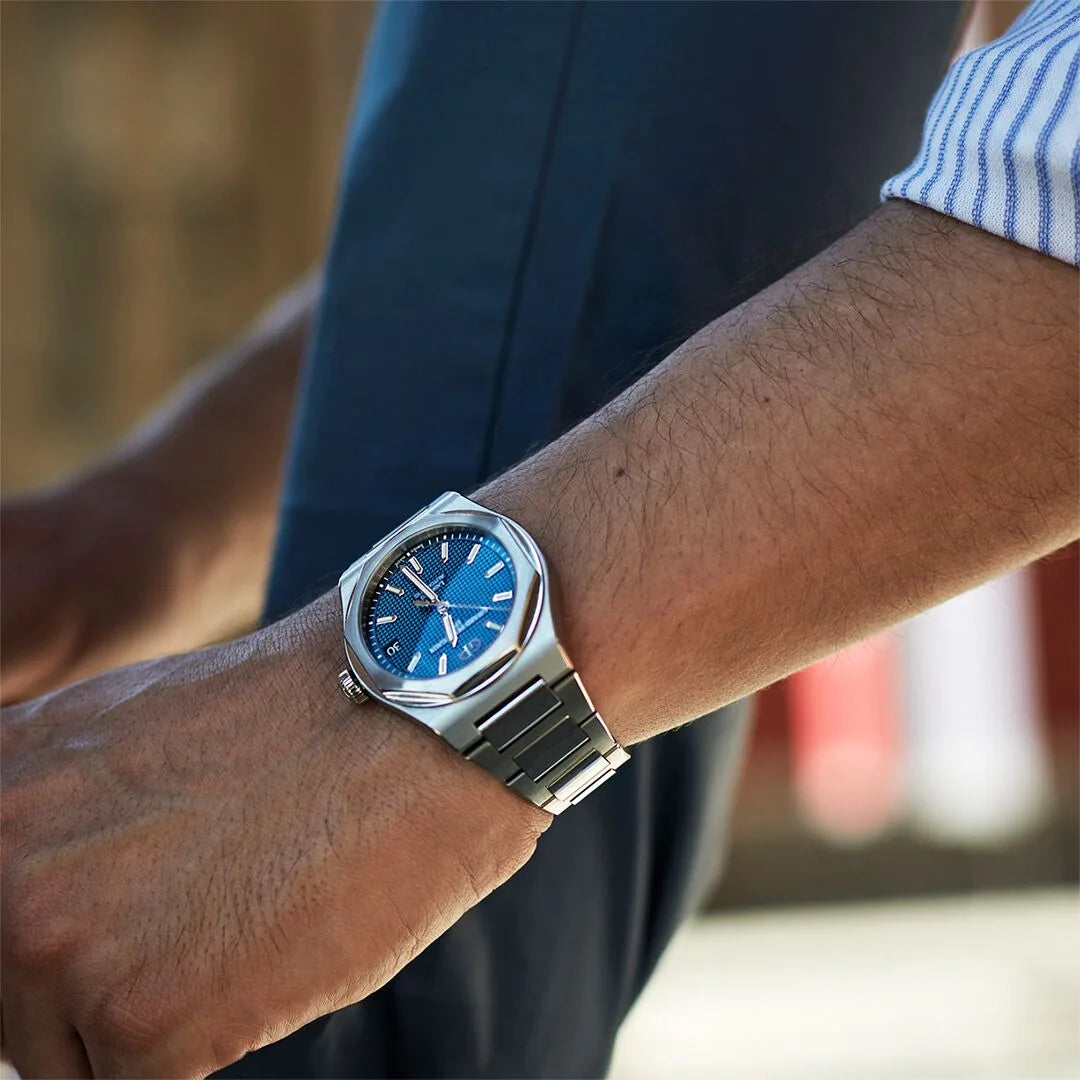 LAUREATO 42 MM BLUE