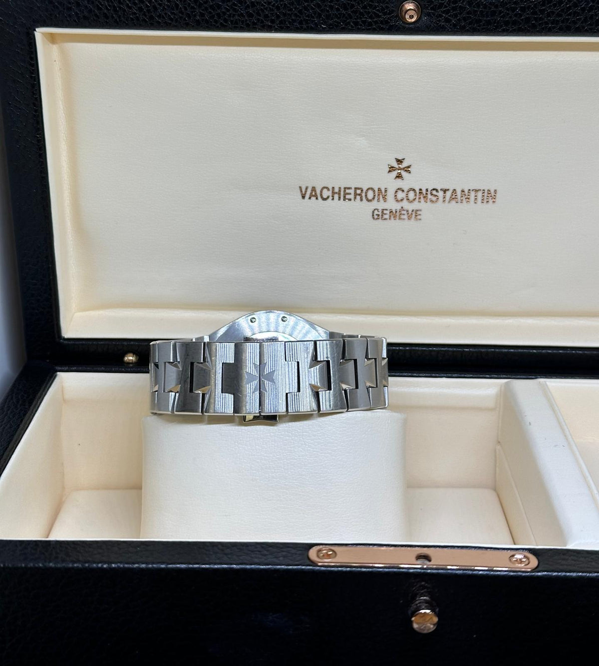 VACHERON COSTANTIN OVERSEAS